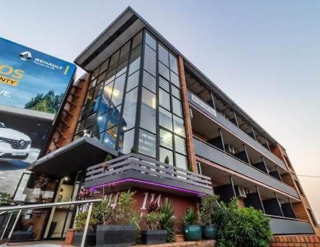 Kingsford Riverside Inn Brisbane Exterior photo