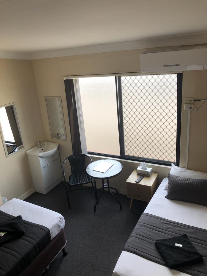 Kingsford Riverside Inn Brisbane Exterior photo