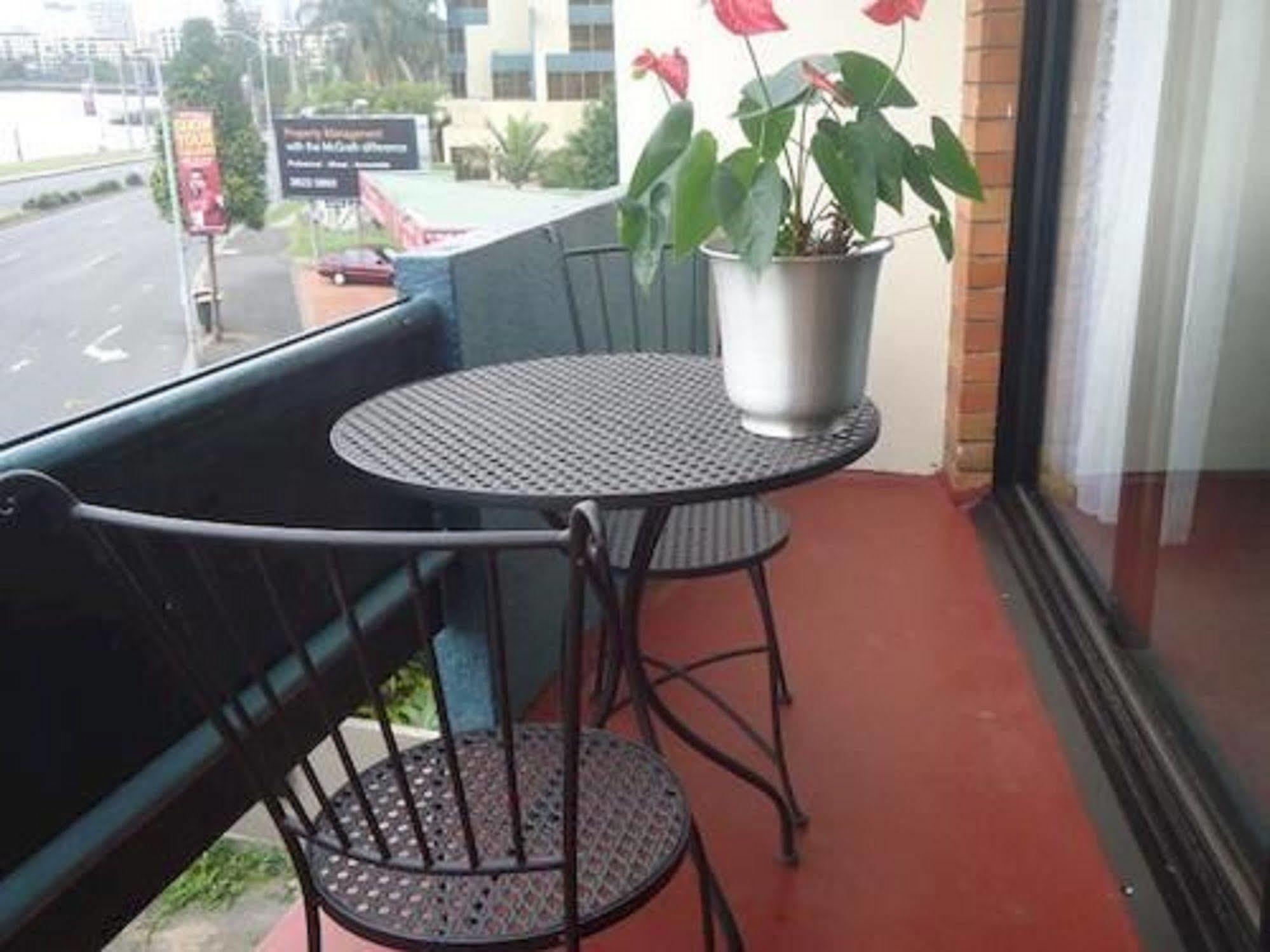 Kingsford Riverside Inn Brisbane Exterior photo