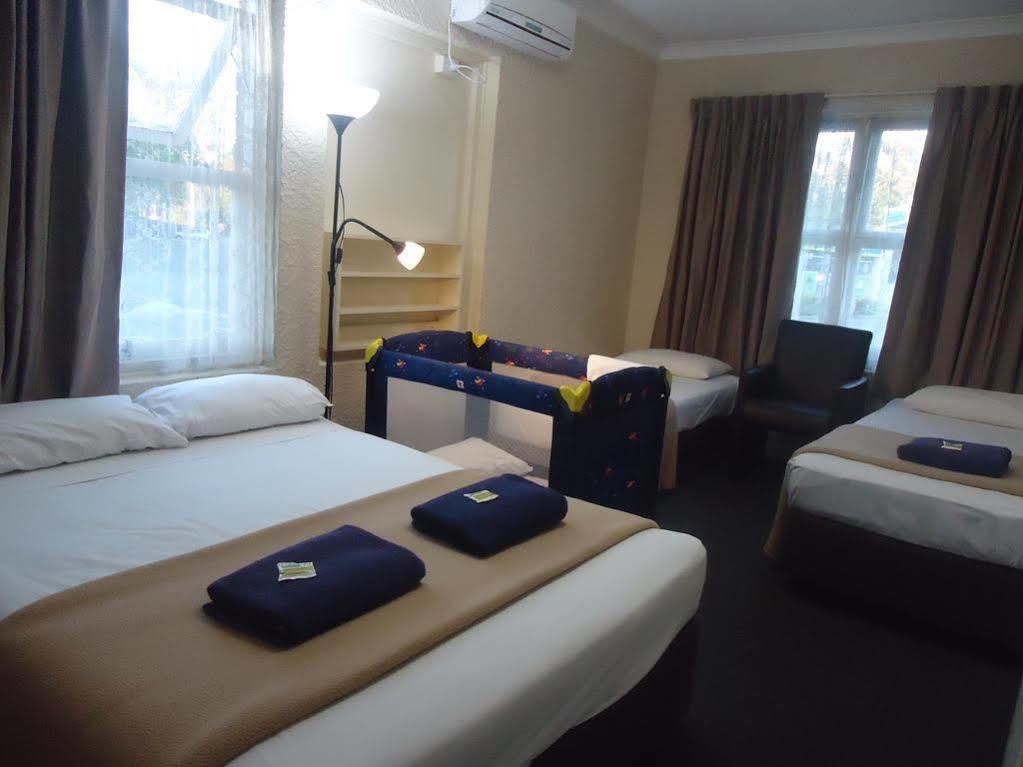 Kingsford Riverside Inn Brisbane Exterior photo