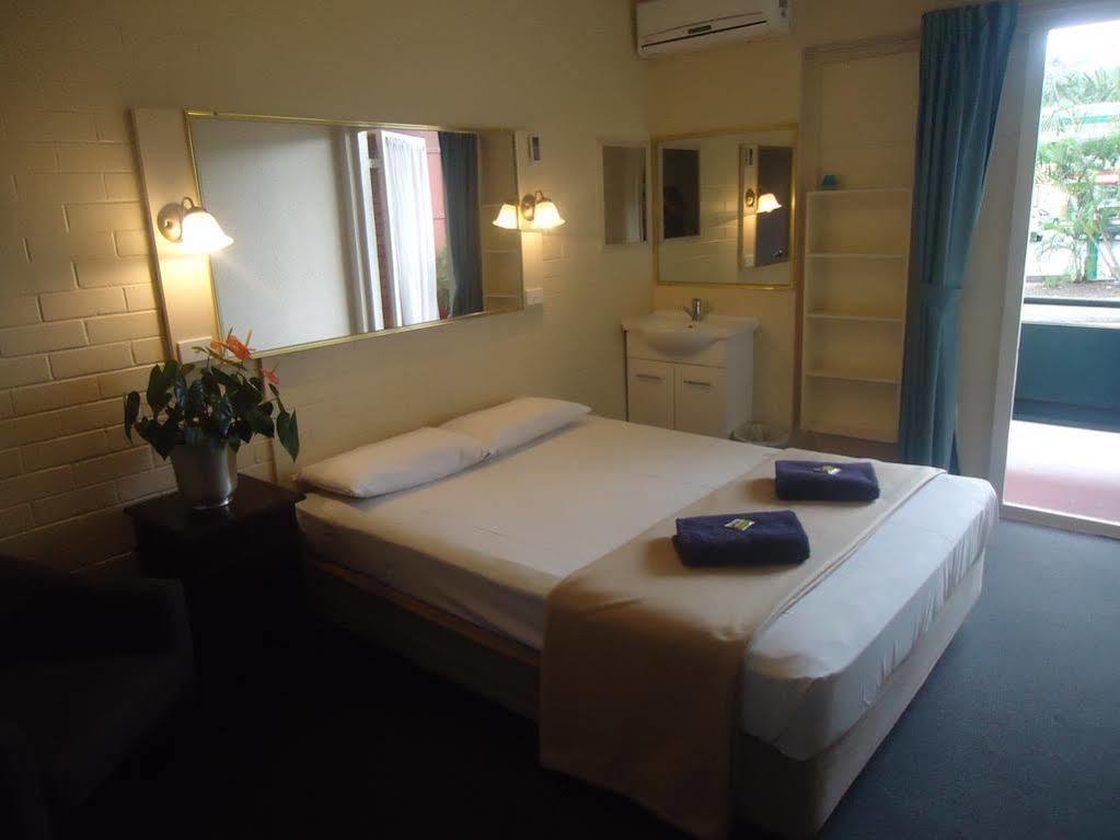Kingsford Riverside Inn Brisbane Exterior photo
