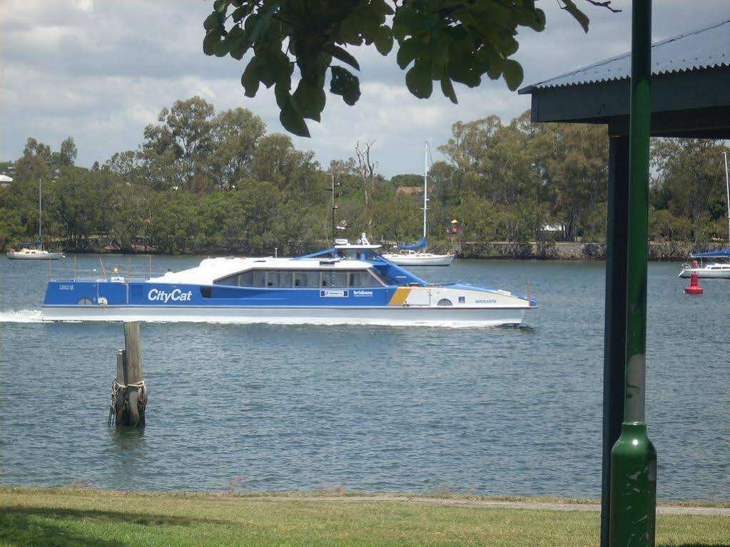 Kingsford Riverside Inn Brisbane Exterior photo